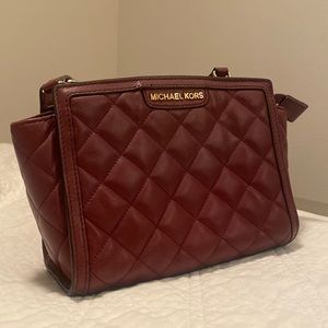 MICHAEL KORS Quilted Burgundy Crossbody Leather Bag